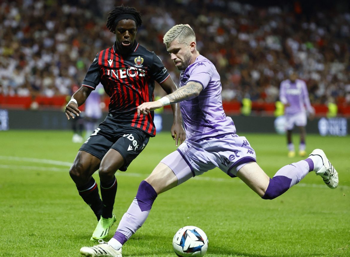Everton interested in move for Henrique